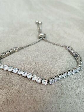 Like NEW cubic zirconia Adjustable Tennis bracelet